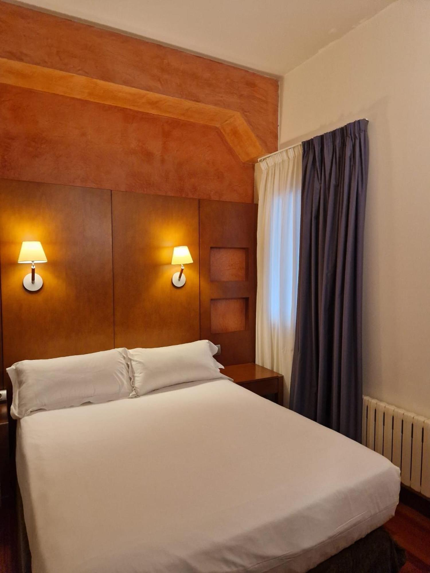 Hotel Maroa Vigo Bagian luar foto